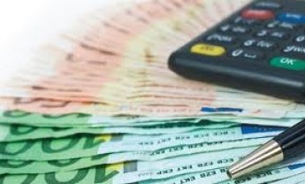 Κόβουν δάνεια και δίκτυο καταστημάτων  οι τράπεζες