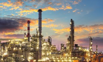 Η Σαουδική Αραβία μειώνει τις τιμές του πετρελαίου στην Ευρώπη