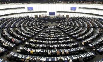 Ταχεία εφαρμογή του Brexit για να τερματιστεί η αβεβαιότητα ζητάει το ΕΚ