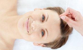 Επωφεληθείτε από τις θεραπευτικές ιδιότητες του βελονισμού