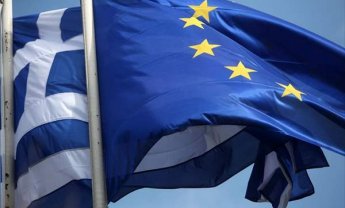 Bloomberg: Εγκρίθηκε από το Eurogroup «δάνειο-γέφυρα» 7 δισ. ευρώ