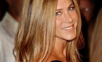 J. Aniston: Θα παίξει στην ταινία του Γαλιφιανάκη για την Κρήτη!