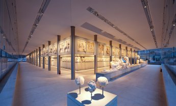 Δείτε τις μόνιμες θεματικές παρουσιάσεις του μουσείου της Ακρόπολης