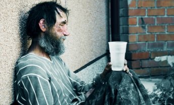 Νέες προσφορές για τους άστεγους της Αθήνας από το ΥΓΕΙΑ