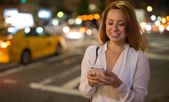 Ο σωματοφύλακας της AXA Γερμανίας που προστατεύει τις γυναίκες!