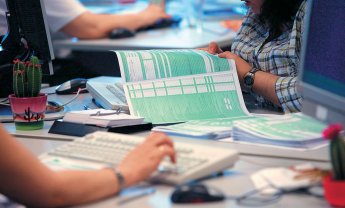 Παράταση μέχρι τις 14 Ιουλίου στις φορολογικές δηλώσεις