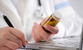 ΕΟΠΥΥ: Οδηγίες για την αναγραφή φαρμακευτικής αγωγής στο βιβλιάριο υγείας