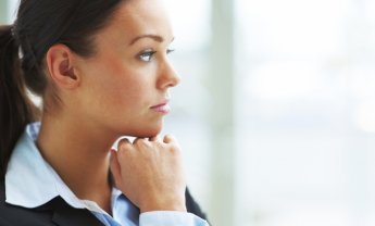 Allianz: 9,3 ευρώ το κόστος της κατάθλιψης