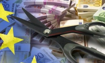 FT: Το ΔΝΤ ζητά κούρεμα του ελληνικού χρέους