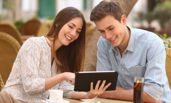 ΕΤΕ: Επιπλέον έσοδα 2 δισ. ετησίως για τα ξενοδοχεία από τη διαδικτυακή προώθηση