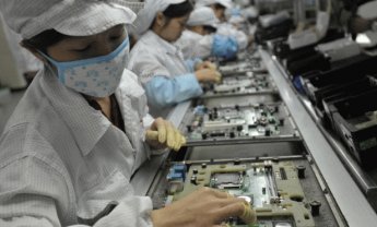 Ποια εταιρία αντικαθιστά 60.000 εργαζομένους με ρομπότ;