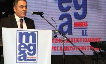 Ο Γιάννης Χατζηθεοδοσίου και οι μεσίτες
