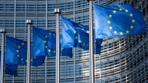 Ευρωβαρόμετρο: Οι πολίτες εμπιστεύονται την ΕE σε έναν κόσμο που μεταβάλλεται διαρκώς - Η ιχνηλάτηση του τελευταίου ευρωβαρόμετρου