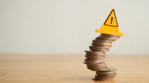 ΙΟΒΕ: Ο ρόλος της οικονομικής αβεβαιότητας στο κενό επενδύσεων και απασχόλησης της ελληνικής οικονομίας