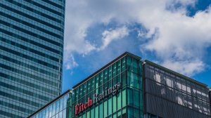 Fitch: Οι αντασφαλιστές ζημιών καταγράφουν βελτίωση στα underwriting κέρδη παρά τις πιέσεις της αγοράς