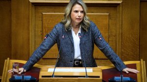 Μιλένα Αποστολάκη: Παρέμβαση στην Ευρωπαϊκή Αρχή Ασφαλίσεων για τα ισόβια ασφαλιστήρια υγείας