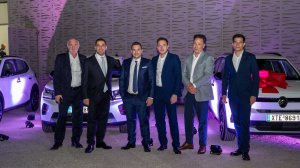 MEGA BROKERS: Τρία Citroën C3 Hybrid στους κορυφαίους συνεργάτες της