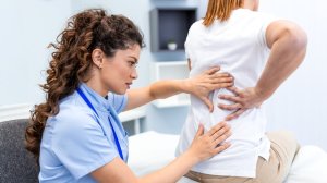 Σπονδυλική στήλη: Η σιωπηλή γήρανση και τα “αντίδοτα” ανά δεκαετία