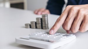 Έρχεται διαγραφή χρεών για 150.000 ασφαλισμένους. Ποιους αφορά;