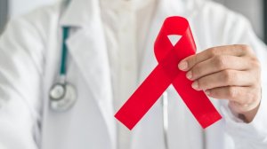 Χωρίς τις αναγκαίες για την υγεία τους εξετάσεις συνεχίζουν τη θεραπεία τους οι οροθετικοί πολίτες