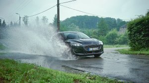 Το νέο Ford Focus φροντίζει να μην το σπάτε στις λακκούβες! (video)