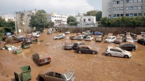 Κόντρα ΚΕΔΕ-Περιφέρειας για το πλημμυρισμένο πάρκινγκ στο Μαρούσι