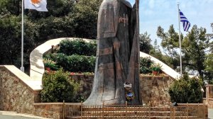 «Το πουκάμισο το θαλασσί» αναβιώνει ανθρώπινες μνήμες για το πραξικόπημα στην Κύπρο το 1974