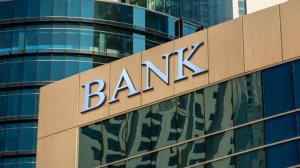 Απελεύθερος: Στις τράπεζες καθρεπτίζεται ο μελλοντικός εφιάλτης της χώρας