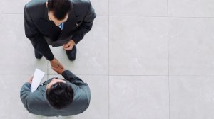 Απελεύθερος: Άτσαλοι κυβερνητικοί χειρισμοί στο επιχειρείν