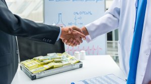 Ποιες παθήσεις περιλαμβάνει η ασφάλιση «Σοβαρών Ασθενειών»; Πότε αποζημιώνεται ο ασφαλισμένος; Ενημερωθείτε!