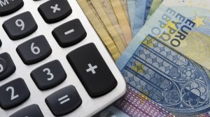 Μείωση ΕΝΦΙΑ και φορολογίας επιχειρήσεων: Στη Βουλή οι τροπολογίες