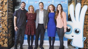 Ο «Άκης Χεράκης» της Roche Hellas εξηγεί στα παιδιά τι είναι η αρθρίτιδα (video)