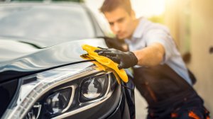 Details Car Care Specialists: Καθαρή... ανάπτυξη στον κλάδο περιποίησης αυτοκινήτου