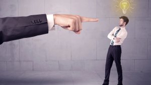 Υπασφαλισμένος: Ποιοι θα επενδύσουν στην τεχνολογία, αυτοί που σφάζονται για το δίφραγκο;
