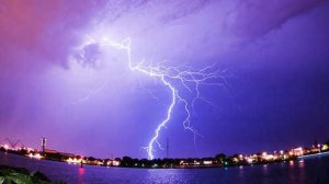 Περισσότεροι από 3.000 κεραυνοί έπεσαν την Πέμπτη στην Ελλάδα