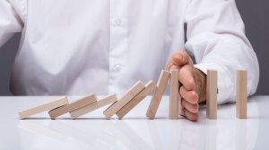 Full time ασφαλιστές συν part time εκπαίδευση, ίσον part time... ανάπτυξη!