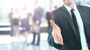Ήμαστε λίγοι, για να μην ήμαστε επαρκείς επαγγελματίες!