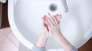 ΕΦΕΤ: Οδηγίες προς καταναλωτές και επιχειρήσεις για τον κορωνοϊό