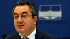 Ηλίας Μόσιαλος: Η σημασία των αποστάσεων ασφαλείας στην αντιμετώπιση του ιού