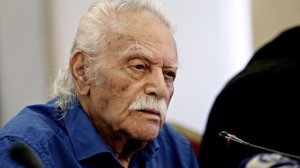 Έφυγε από τη ζωή ο Μανώλης Γλέζος