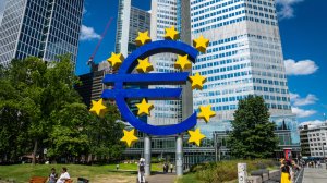 Απελεύθερος: Εκτός προγράμματος ΕΚΤ τα ελληνικά εταιρικά ομόλογα