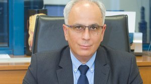 Ο πνευμονολόγος Χαράλαμπος Μερμίγκης (Ερρίκος Ντυνάν) δίνει οδηγίες για ασθενείς με διαταραχές ύπνου!