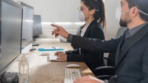 Κορονοϊός: Οι νέοι κανόνες αποστασιοποίησης για επιχειρήσεις, δημόσιες υπηρεσίες, ΜΜΜ, οχήματα και νοσοκομεία (ΦΕΚ)