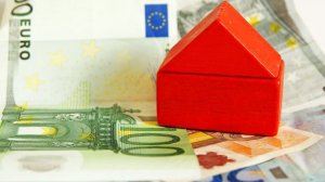 Για ποιες πληττόμενες επιχειρήσεις θα ισχύσει μείωση ενοικίου 40% για τους μήνες Ιούλιο και Αύγουστο;