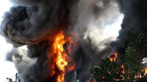 Πυρκαγιά στη Μεταμόρφωση: Συνεχίζεται η μάχη με τις φλόγες