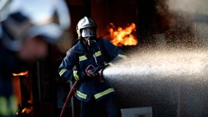 Φωτιά σε εργοστάσιο ανακύκλωσης στη Μεταμόρφωση Αττικής