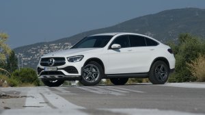 Πώς να είστε ασφαλείς στα ταξίδια σας; Με την Mercedes GLC Coupe 300d & τις υπηρεσίες τηλεματικής της Mercedes me φυσικά!