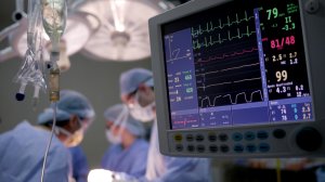 Πώς αποζημιώνουν τα ασφαλιστήρια συμβόλαια επέμβαση καρδιάς με «μπαλονάκι» και πόσο χρήσιμοι είναι οι διαμεσολαβητές;