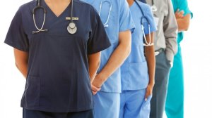 Με συνταξιούχους και εθελοντές γιατρούς επανδρώνεται το ΕΣΥ... Και προσλήψεις επικουρικών για ένα χρόνο