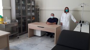 Δωρεά ιατρικού εξοπλισμού και φαρμάκων στα κοινωνικά ιατρεία του Δήμου Αθηναίων από την Π.Ε.Φ.